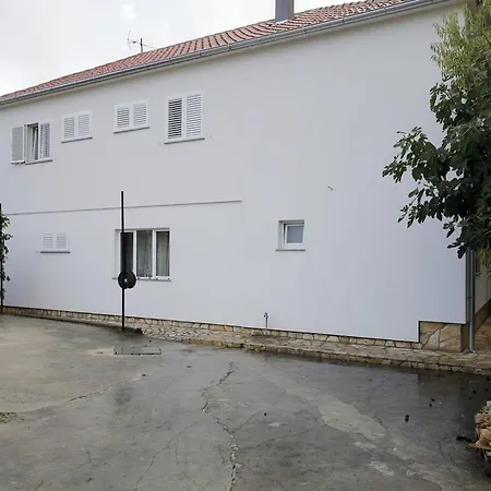 Гостьовий будинок Renata 3*